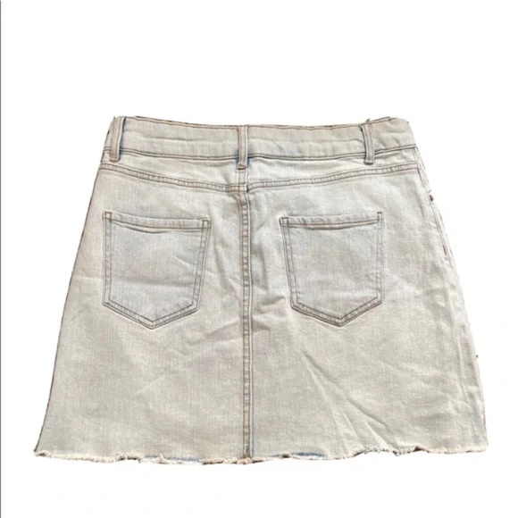 WILD FABLE Light Wash Denim Mini Skirt Size 12 - Picture 5 of 11
